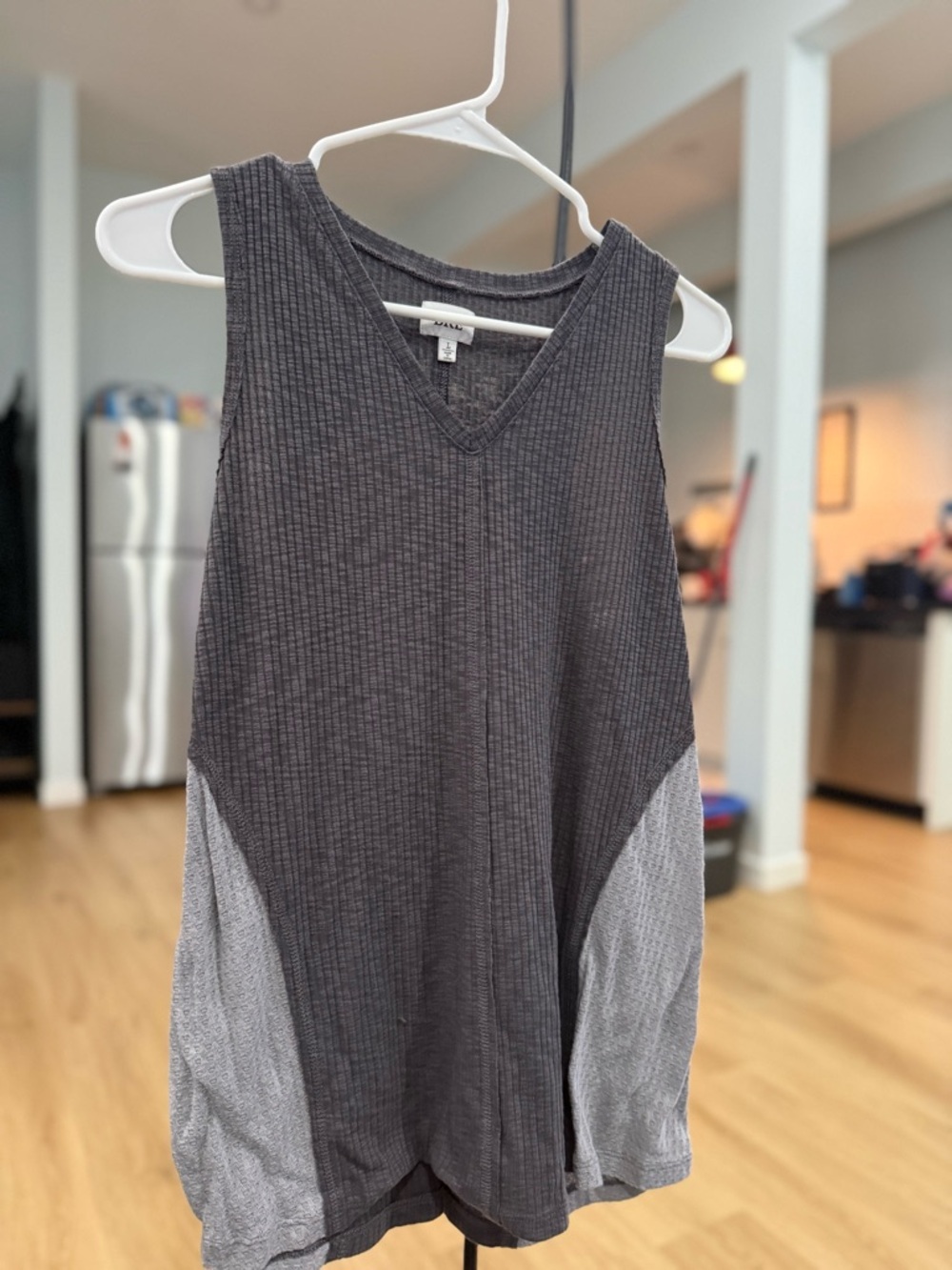 BKE Women's Two-Tone Ribbed V-Neck Tank Top in Charcoal and Light Gray